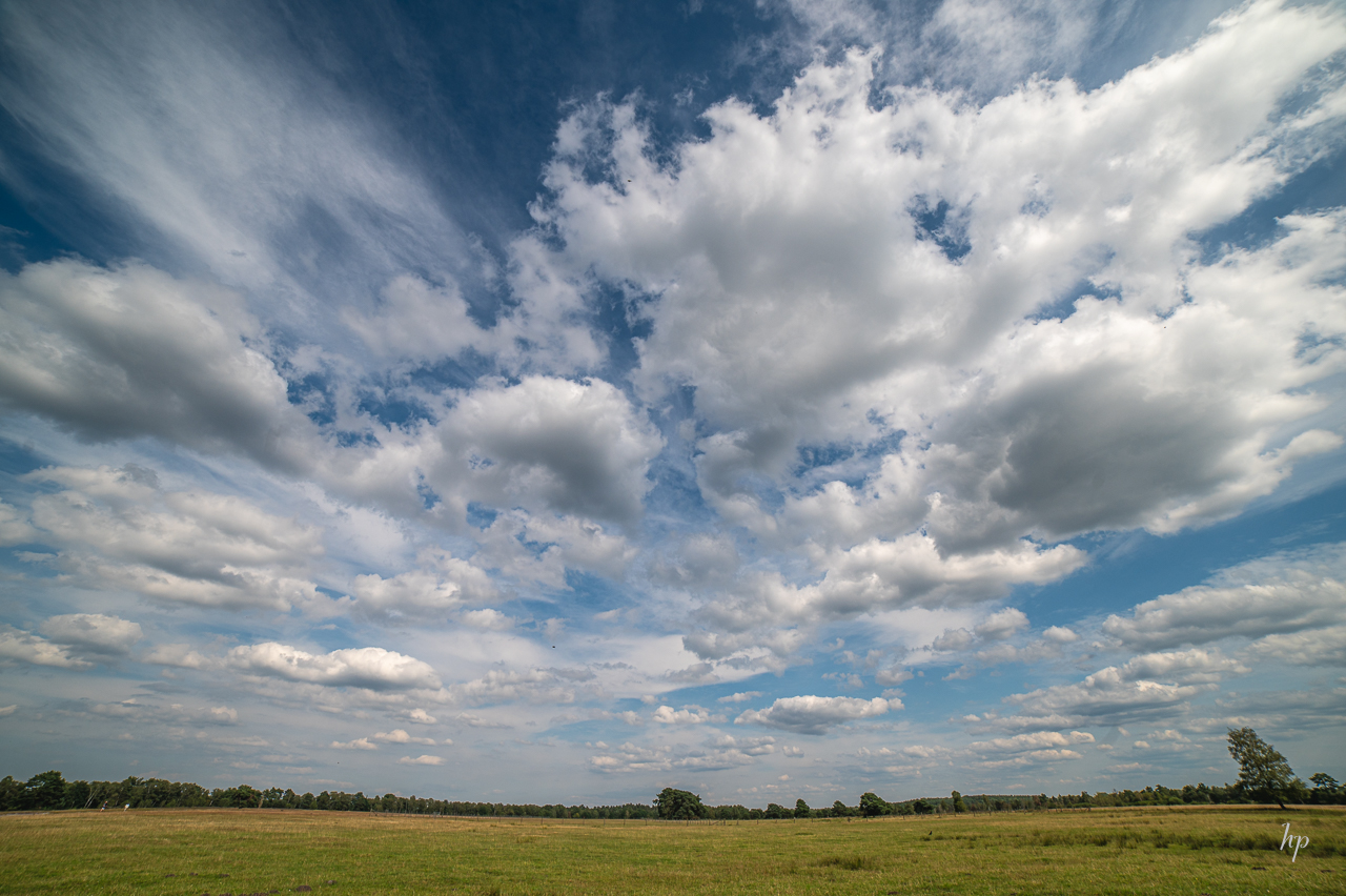 Wolken über dem Moor