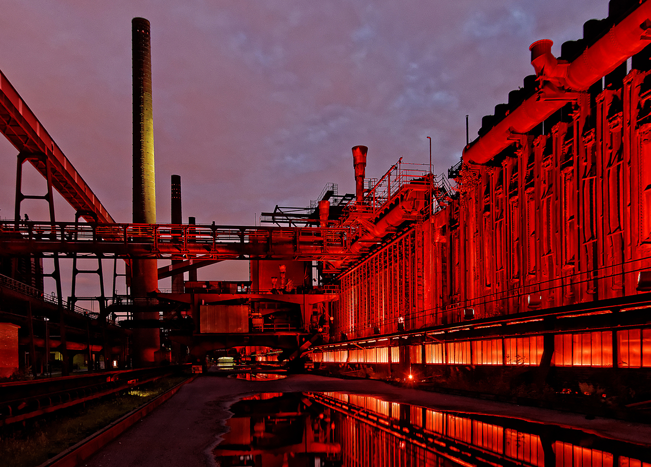Zeche Zollverein in Rot
