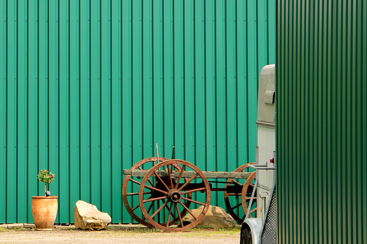 Zwischen zwei Scheunen.jpg